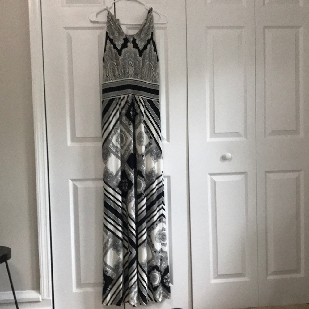 Long summer dress.    New